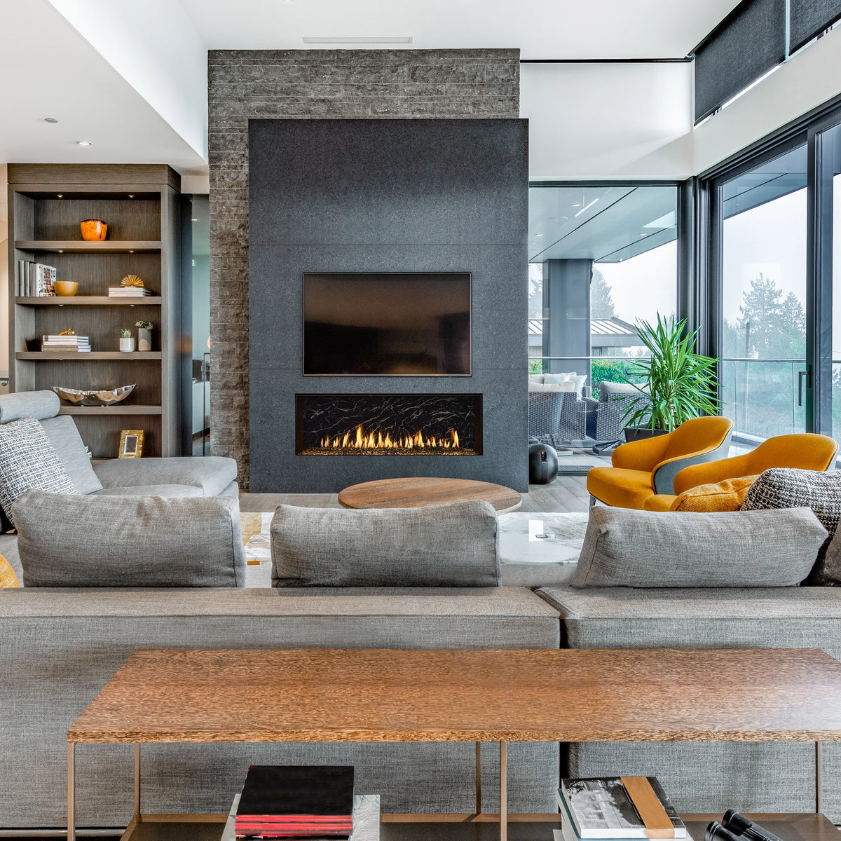 Heat &amp; Glo Primo II Series Gas Fireplace