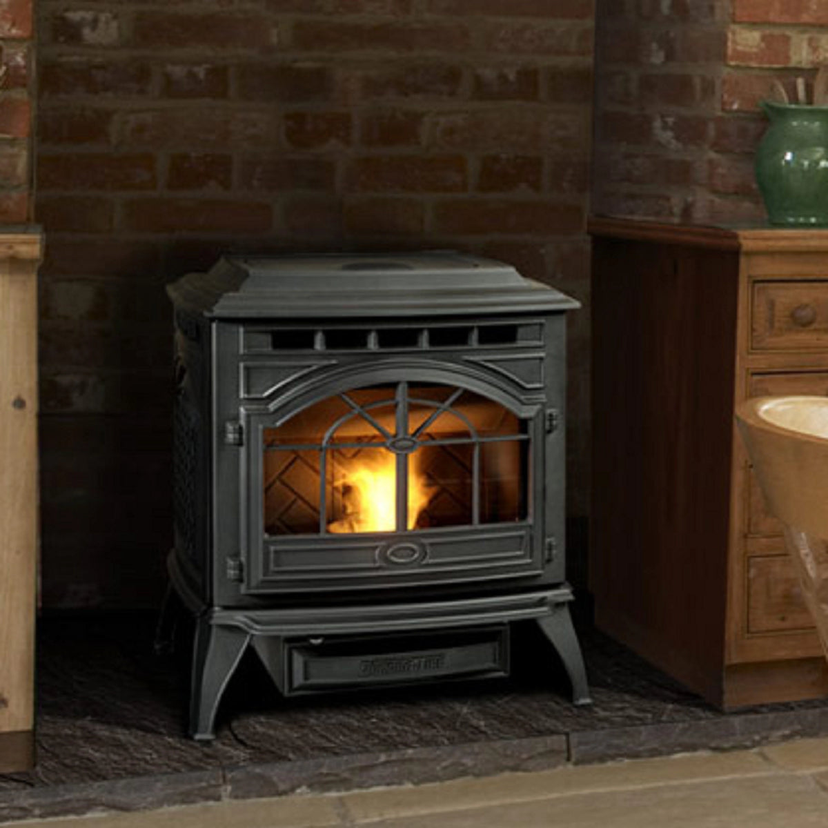 Quadra-Fire Castile Pellet Stove
