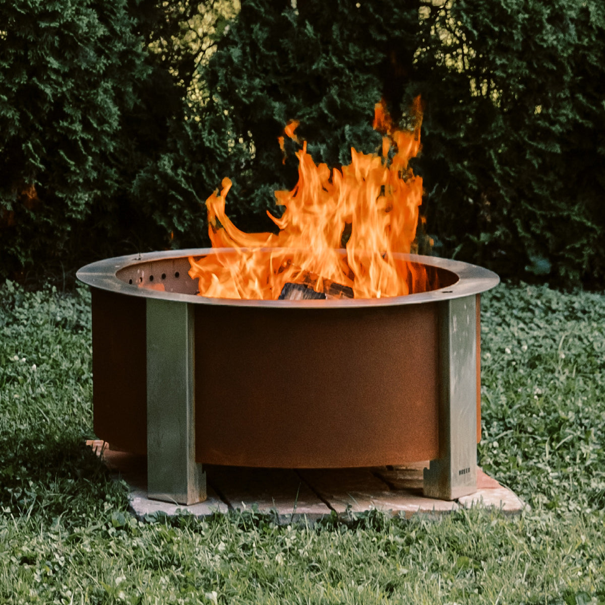 Breeo X Series 30 Smokeless Wood Fire Pit