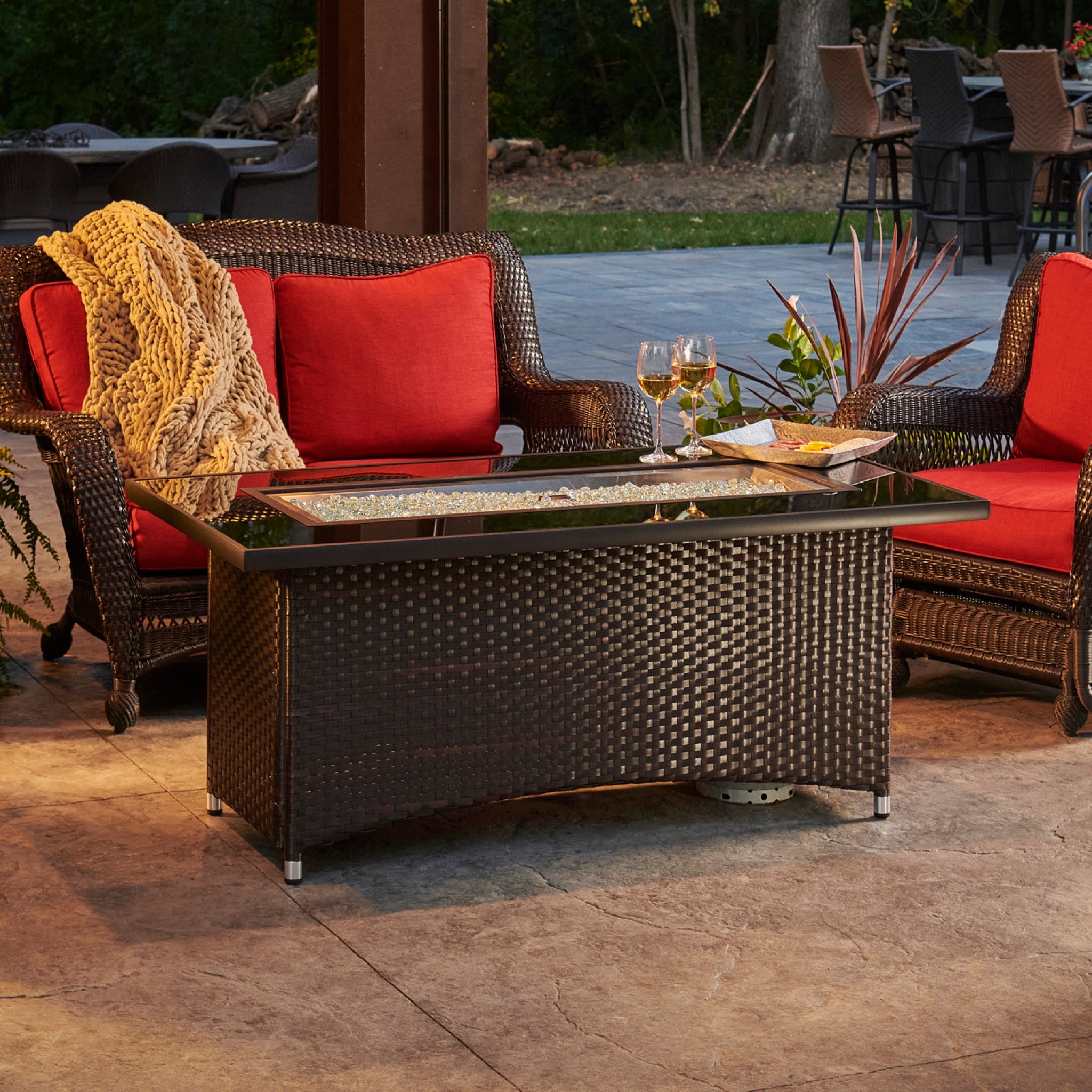 The Outdoor Greatroom Company プロパンファイヤーピットテーブル