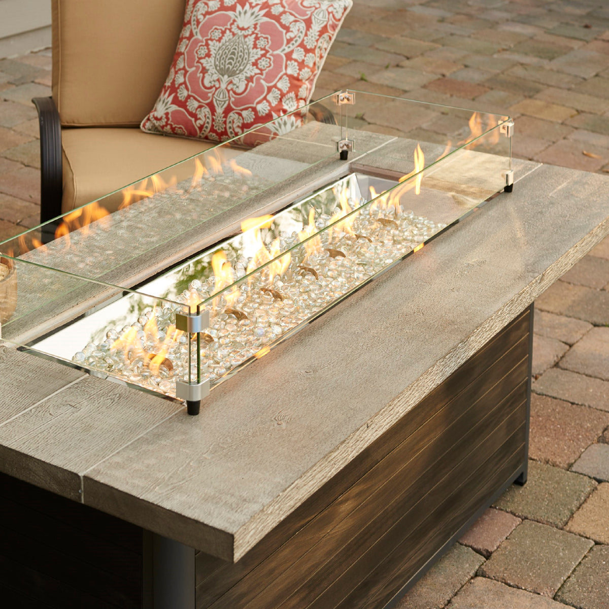 Outdoor GreatRoom Cedar Ridge Fire Pit Table