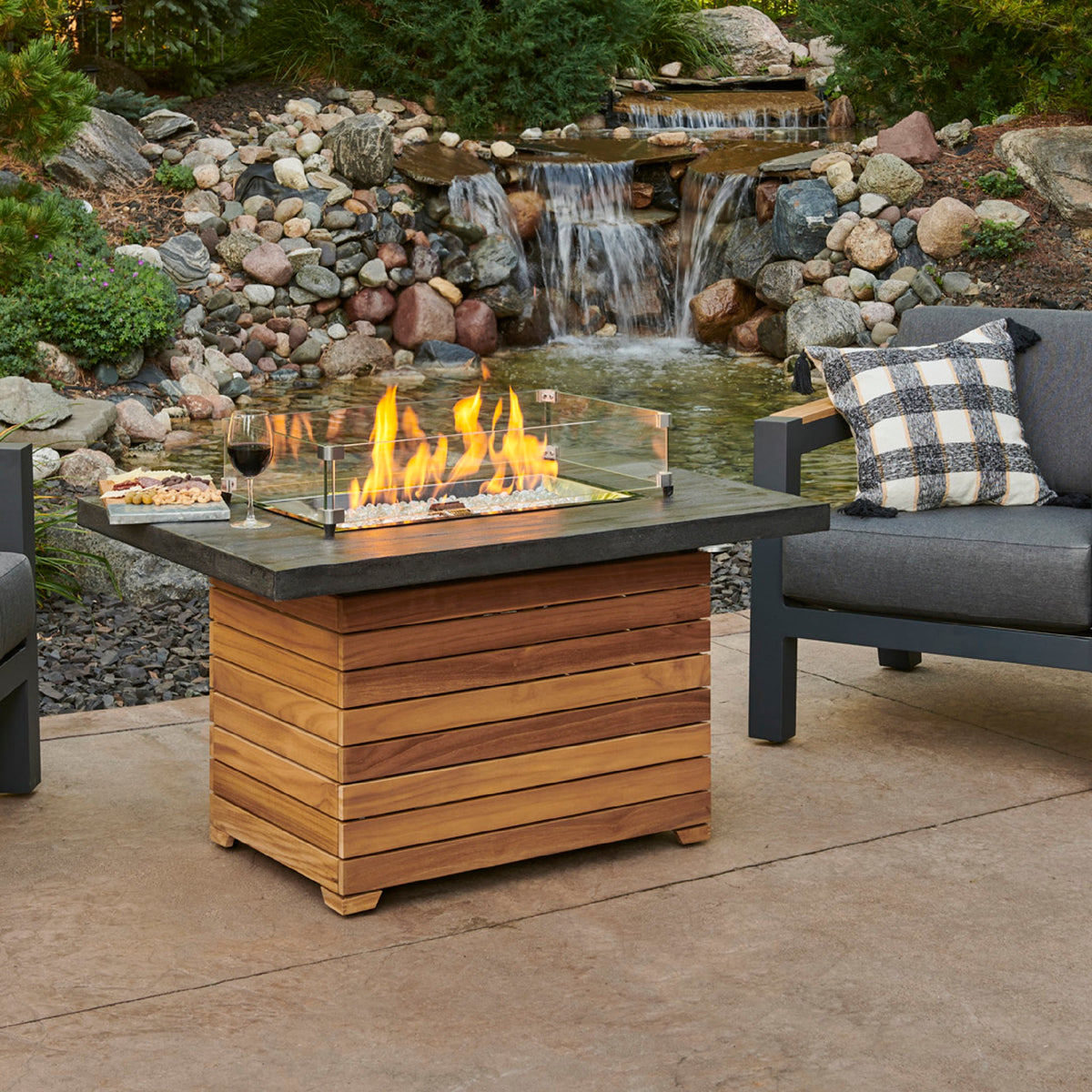 Outdoor GreatRoom Darien Fire Pit Table