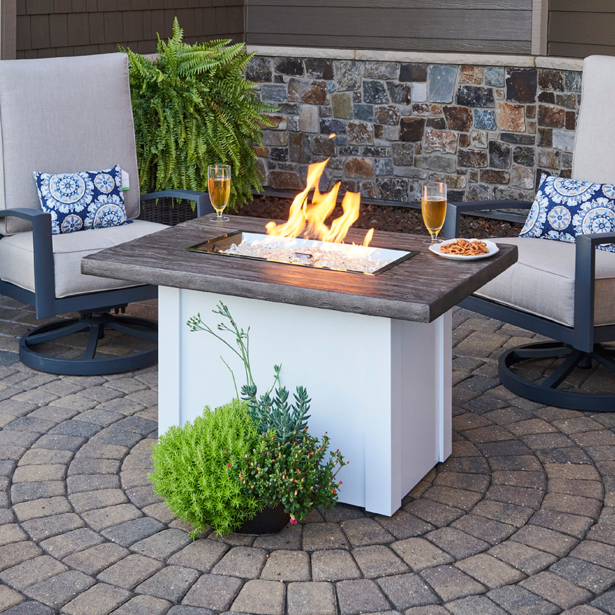Outdoor GreatRoom Havenwood Fire Pit Table